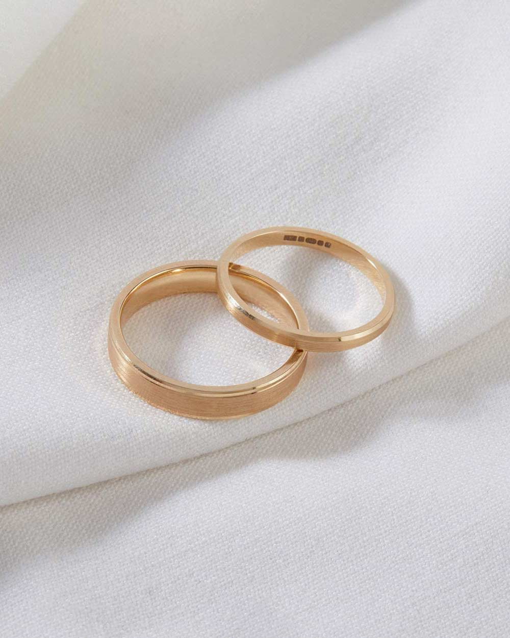 Solid Gold Bevelled Edge Ring - 2mm Band - Image 4