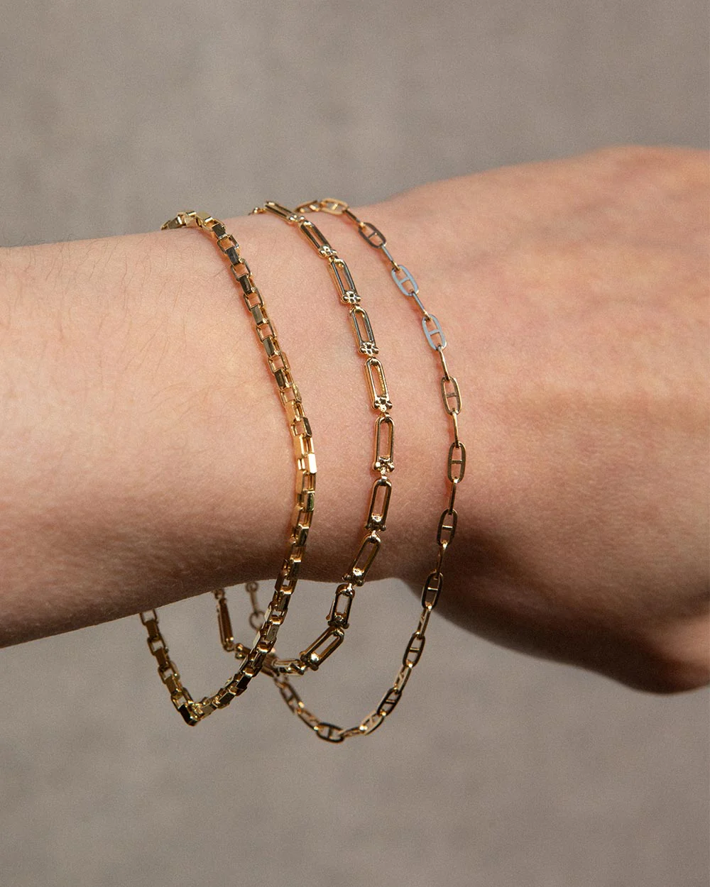 Horseshoe Chain Bracelet - Image 2