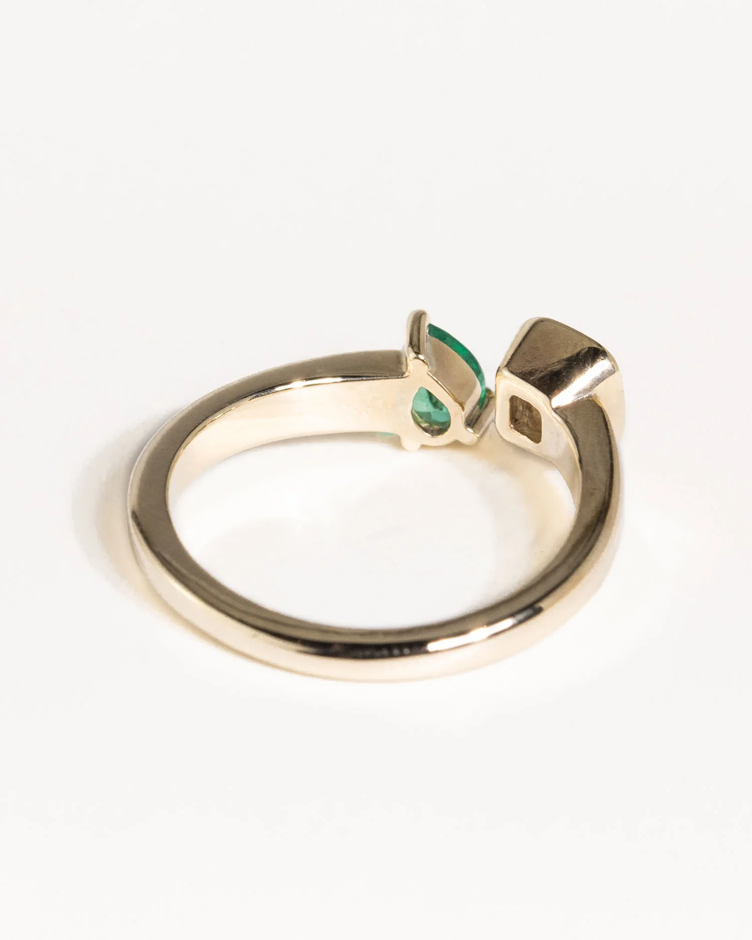 Toi Et Moi Diamond and Emerald Ring - Image 4
