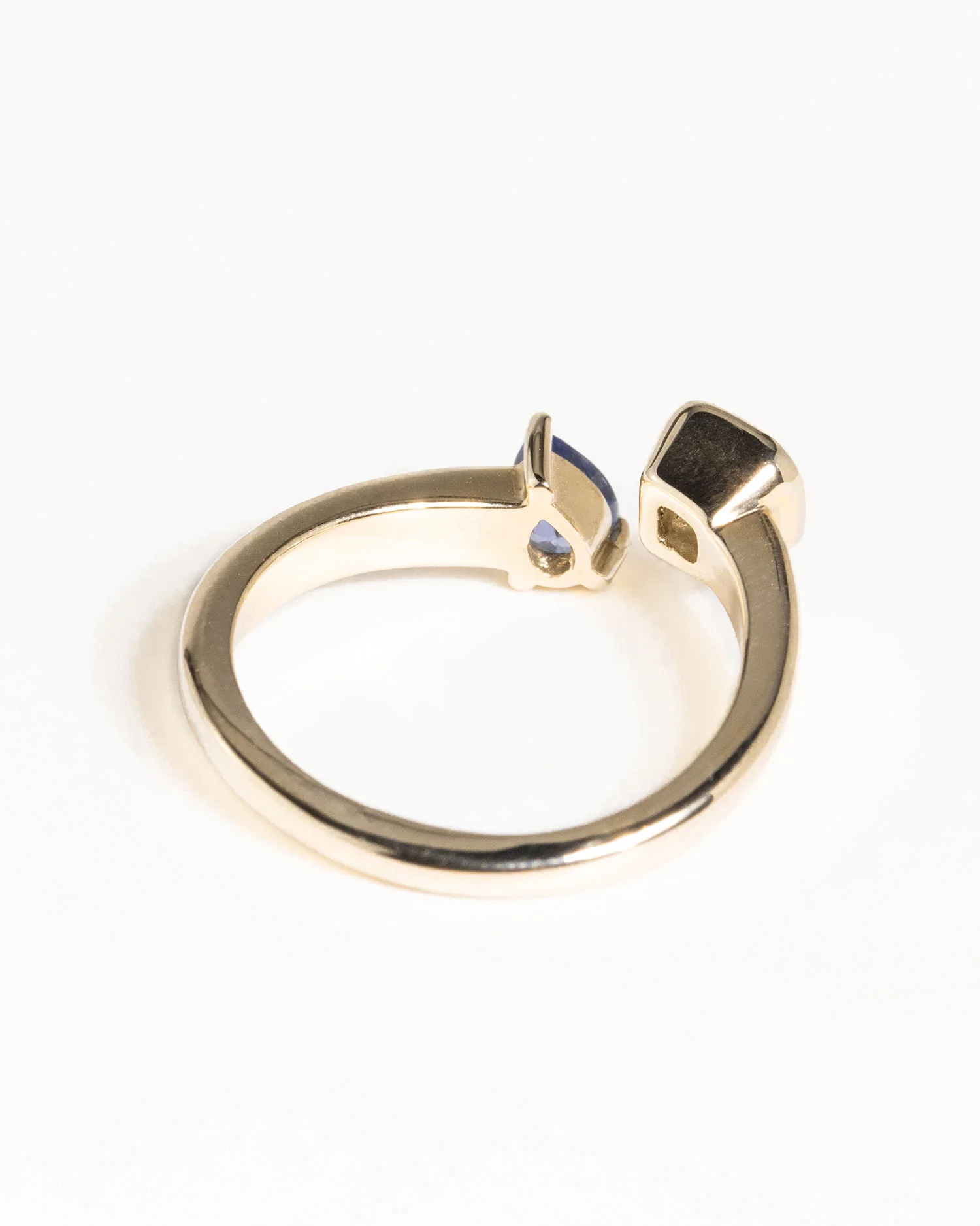 Toi Et Moi Diamond and Sapphire Ring - Image 4